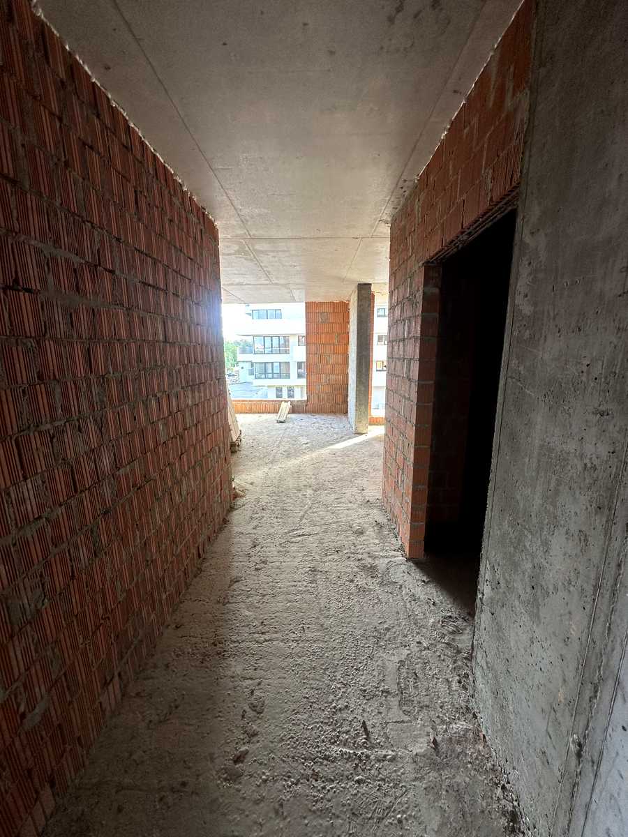 1876498303400293