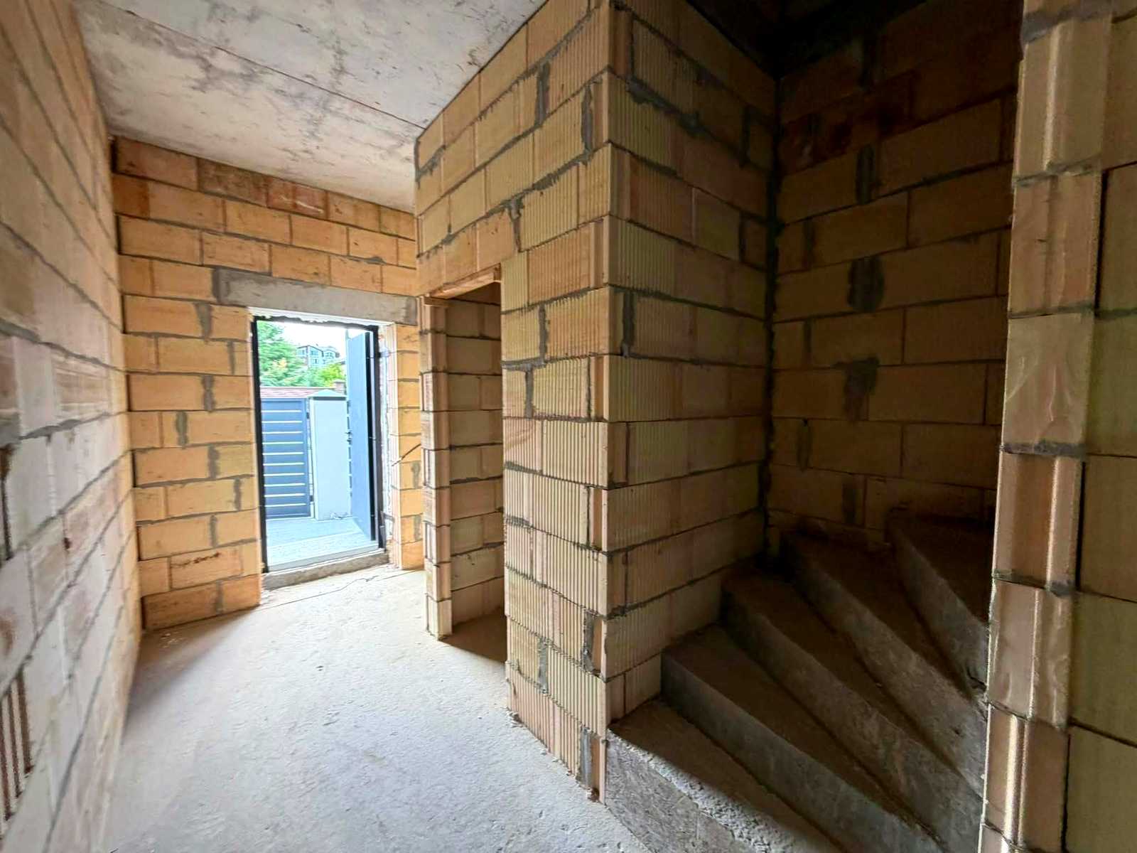 1876499614572000