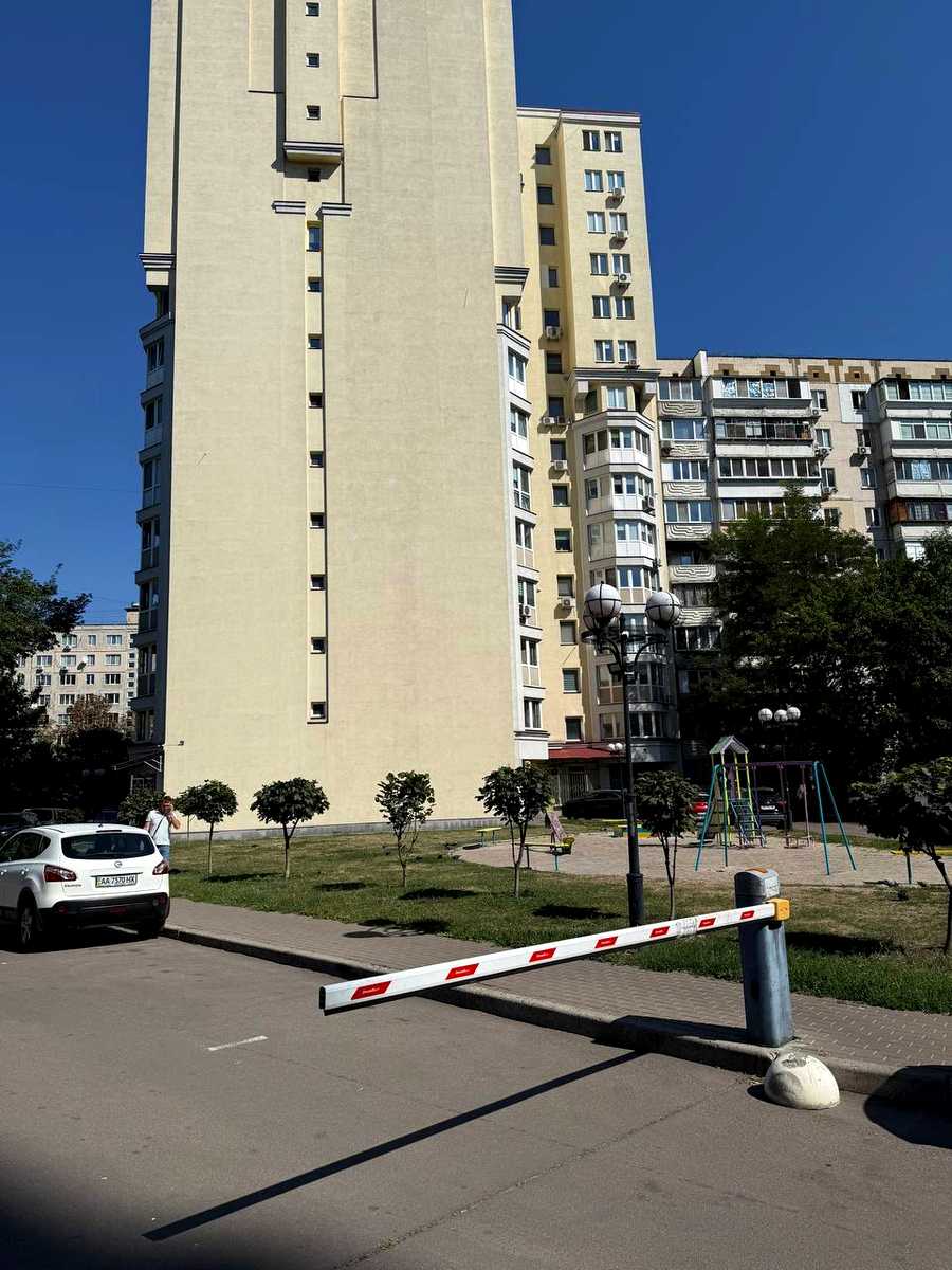 1876506252998745