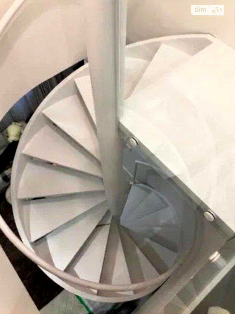 1876512487311044