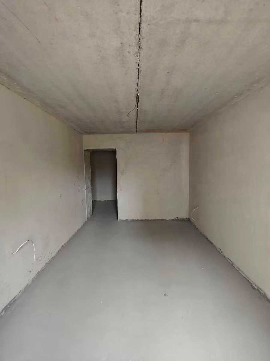 1876518436480945