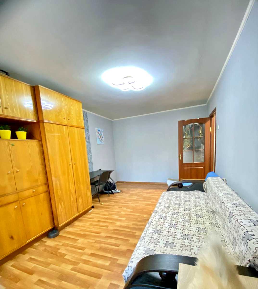 1876519526643752