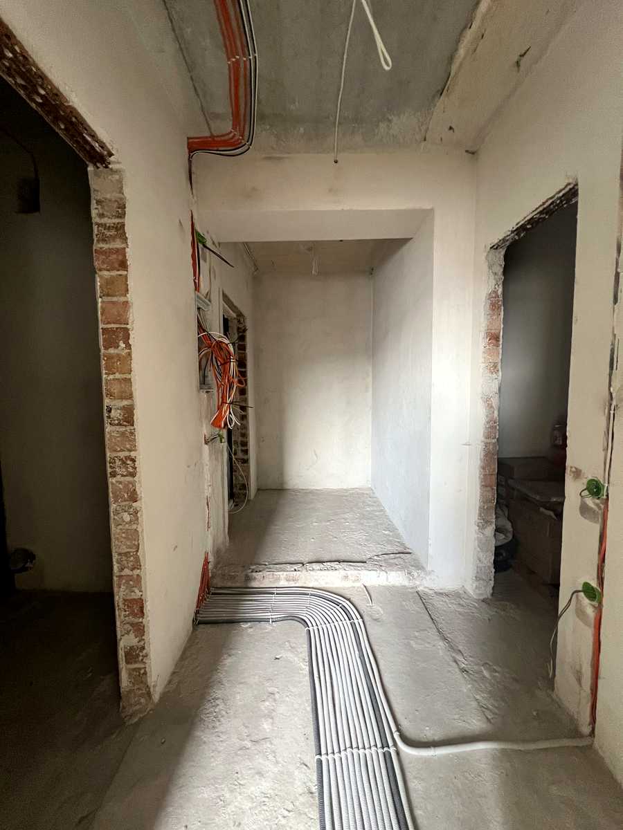 1876523285795971