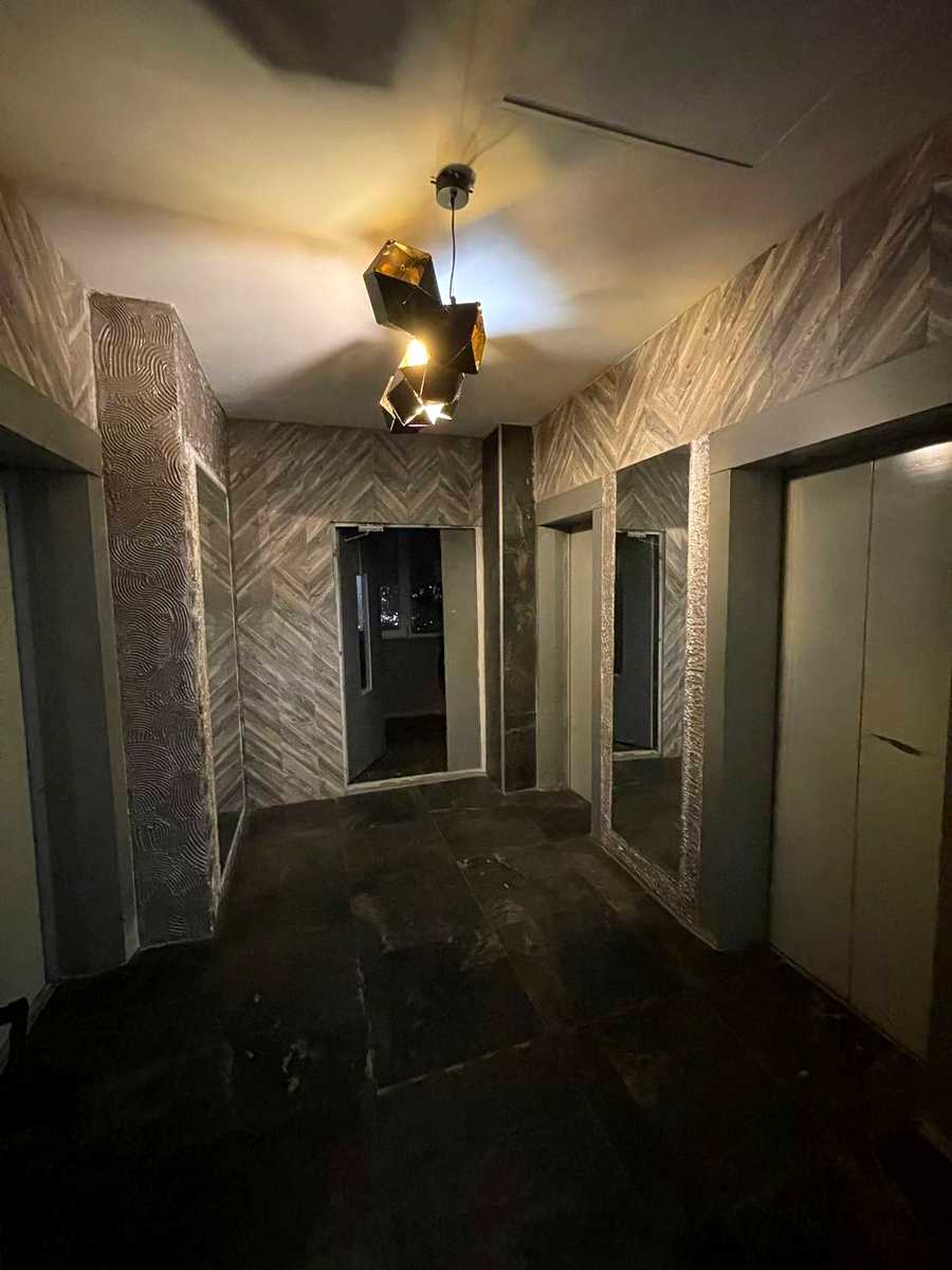 1876523880746807
