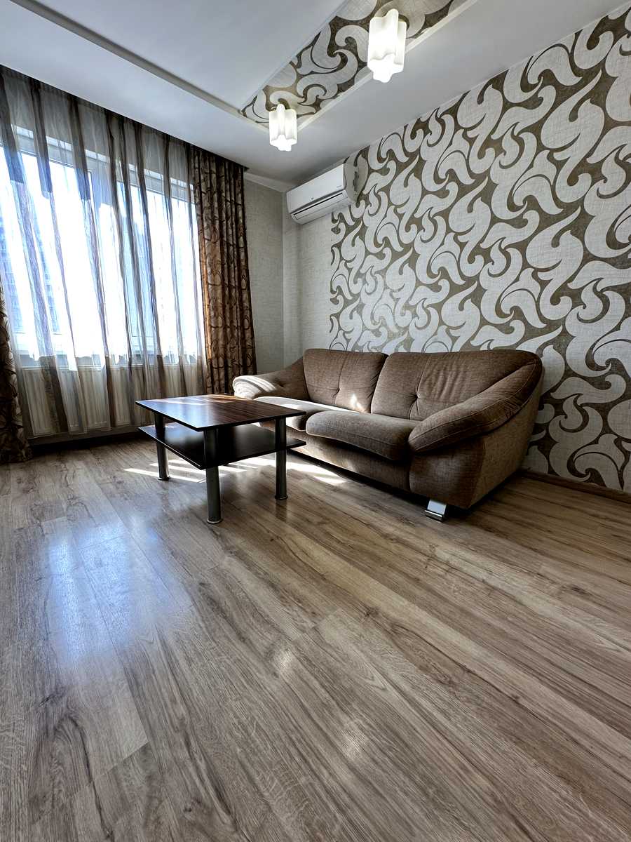 1876558334103370