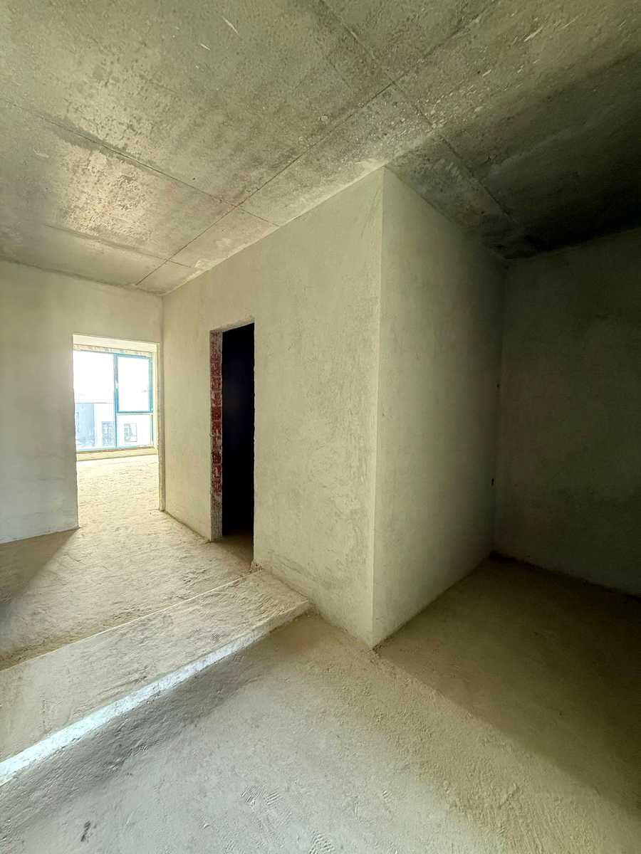 1876560036861713