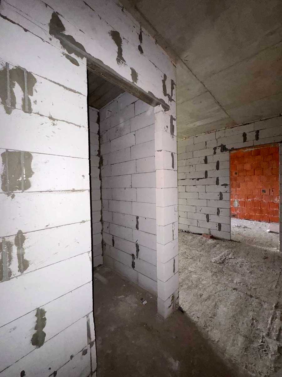 1876563701186200