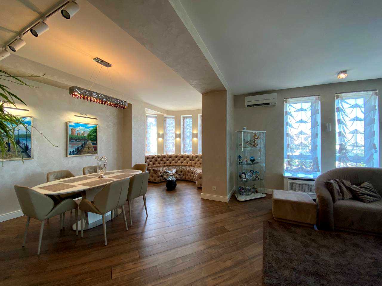 1876565574282342
