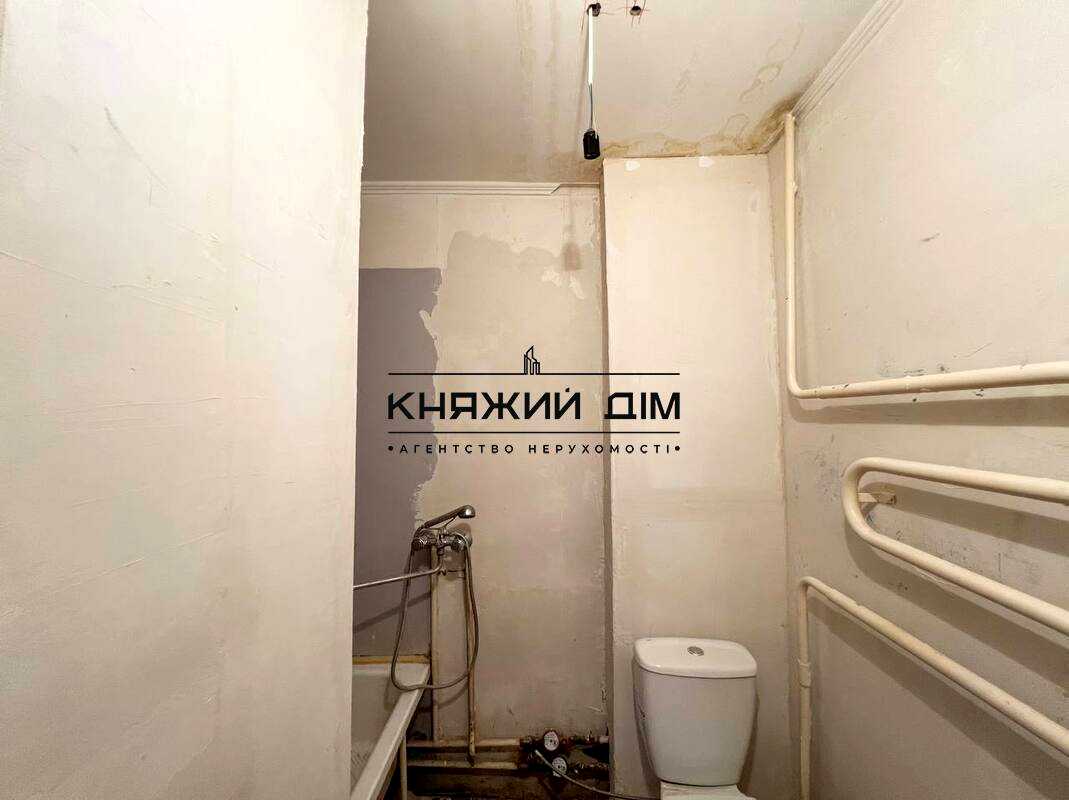 1876565837983605