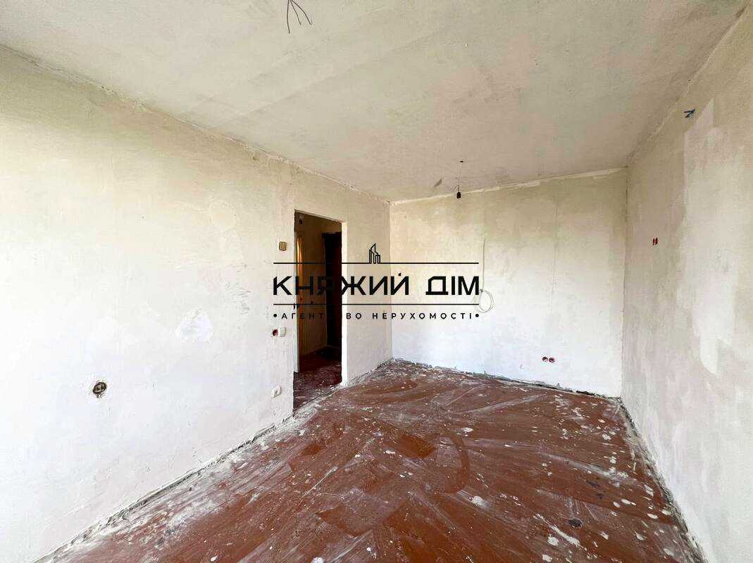 1876565844176992