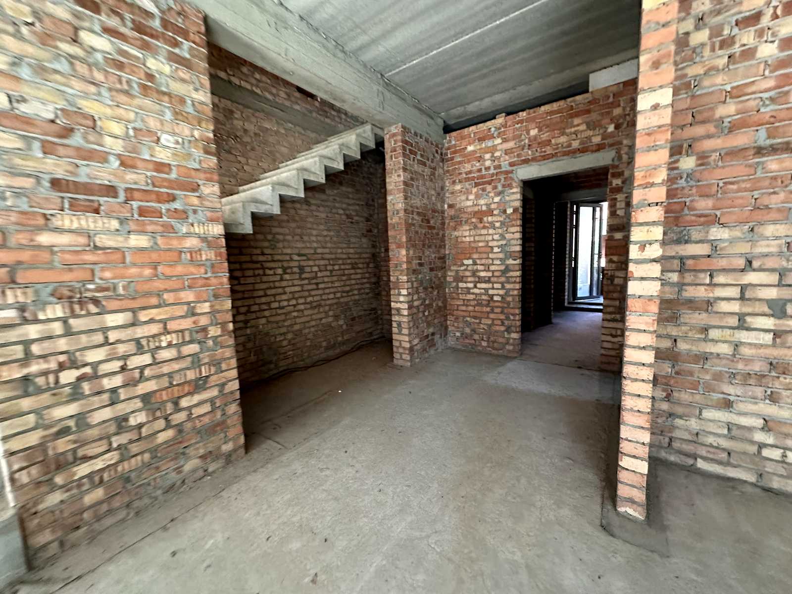 1876567352904400