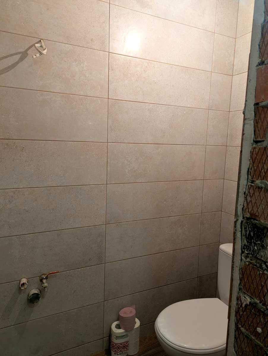 1876569005084570