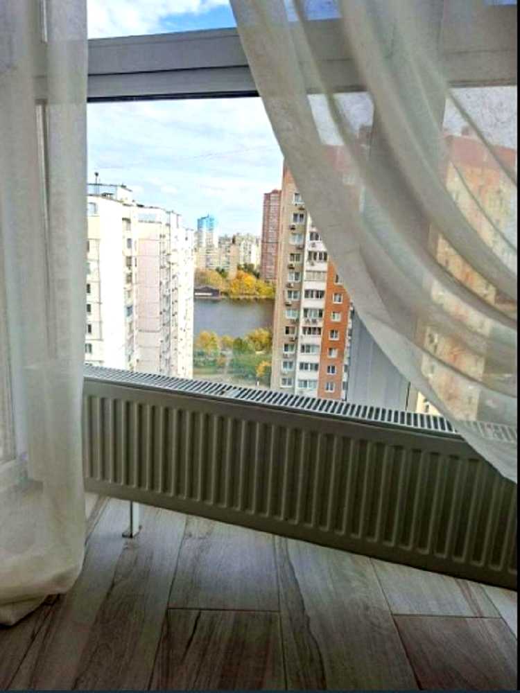 1876569610650335