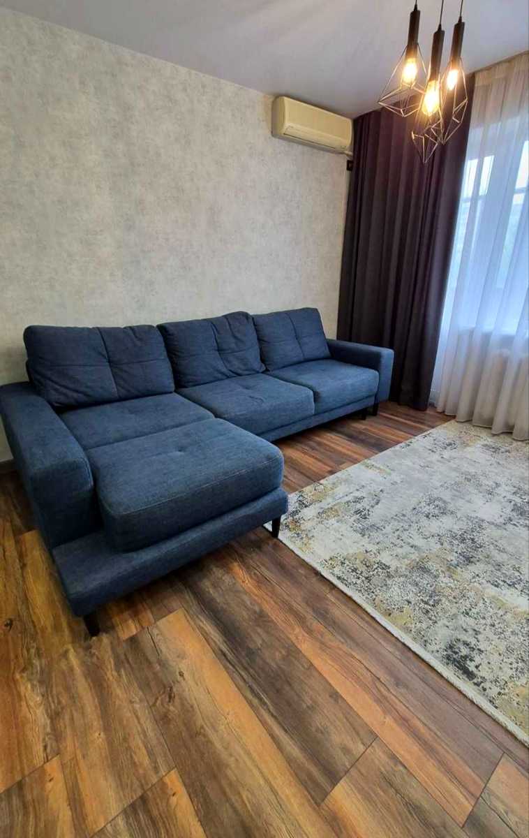 1876573058359997