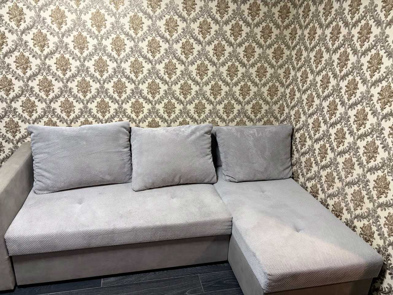 1876573123941210