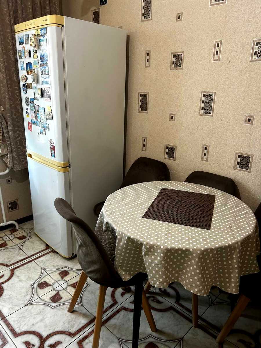 1876574062696386