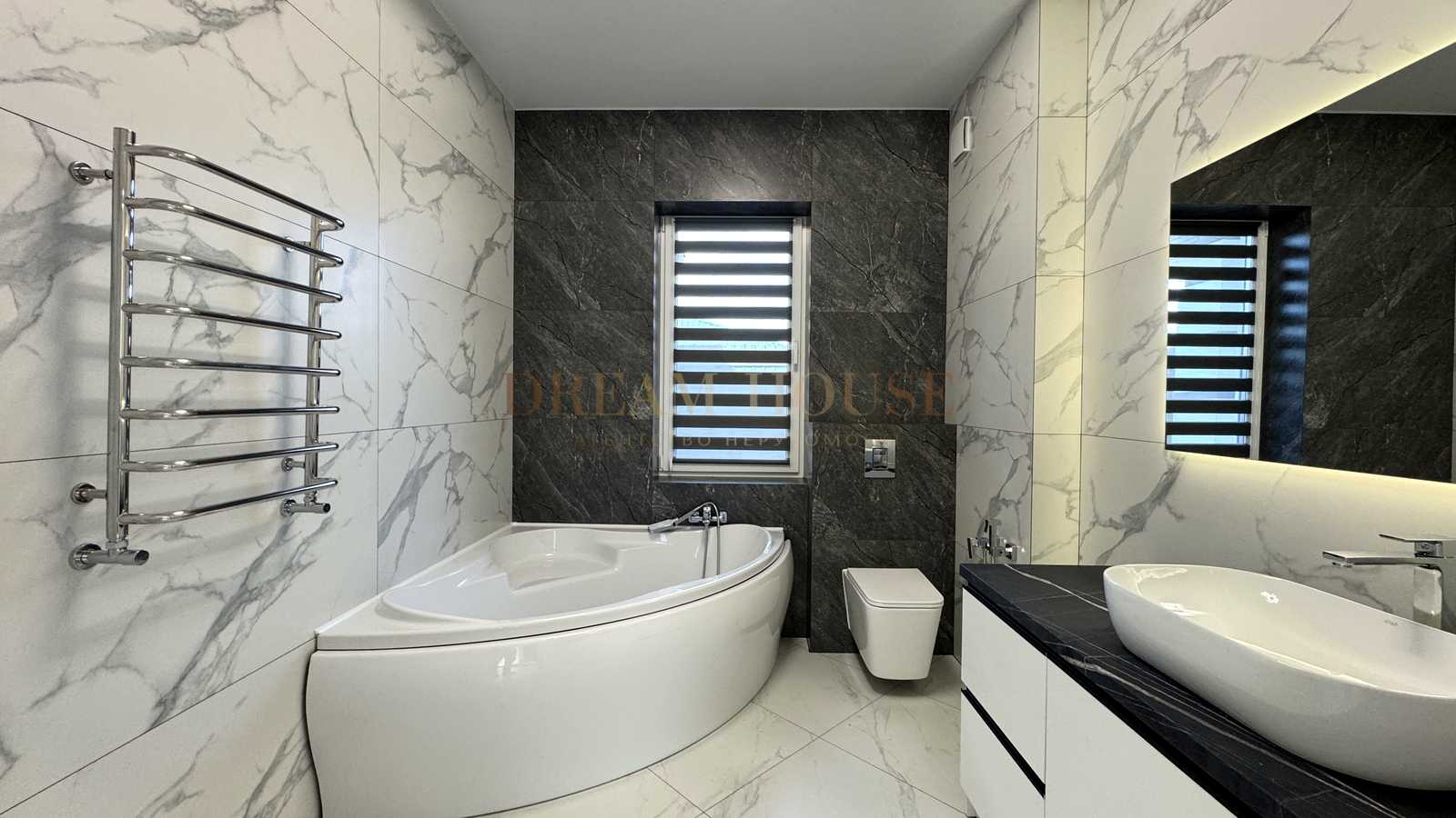 1876574481831476
