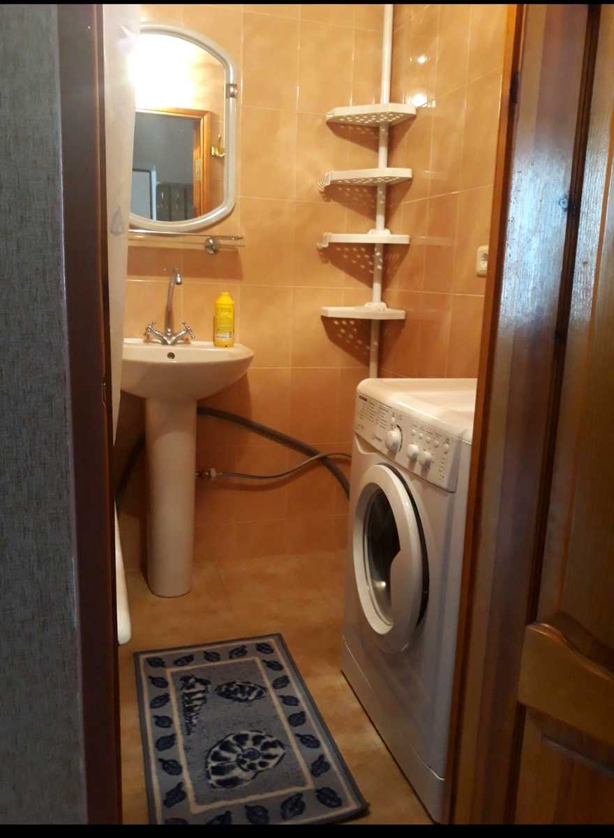 1876574903021037