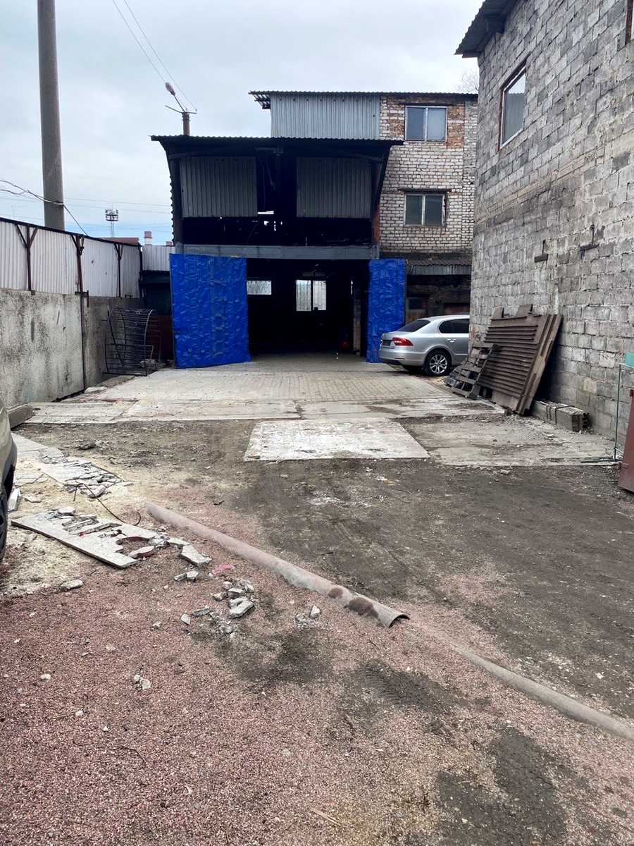 1876575478965937