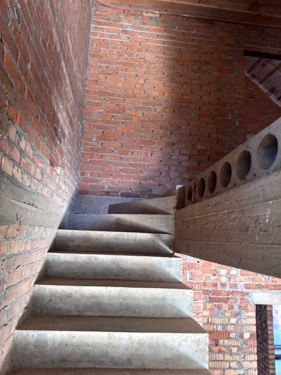 1876578667779967