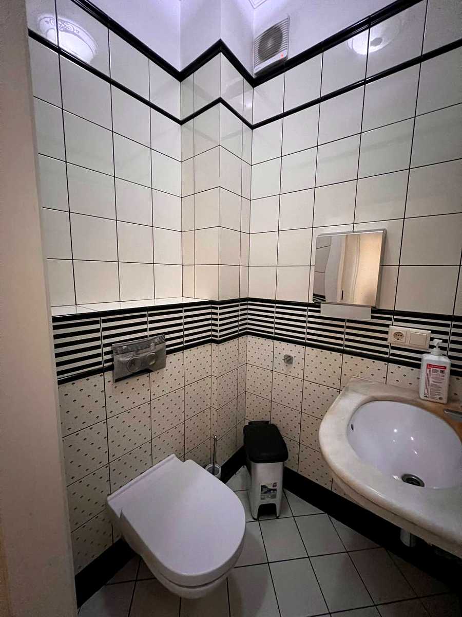 1876580485484308