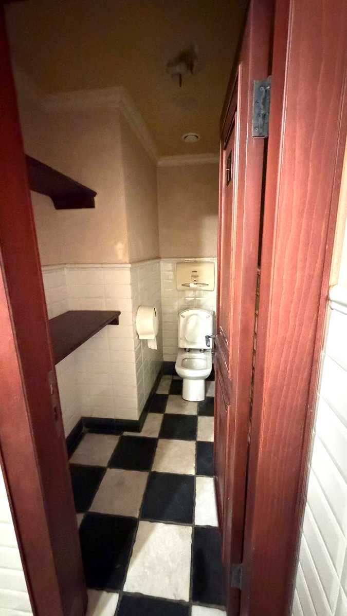 1876580752944702
