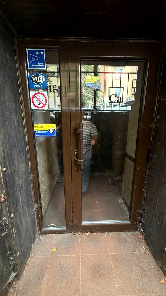 1876580758896927