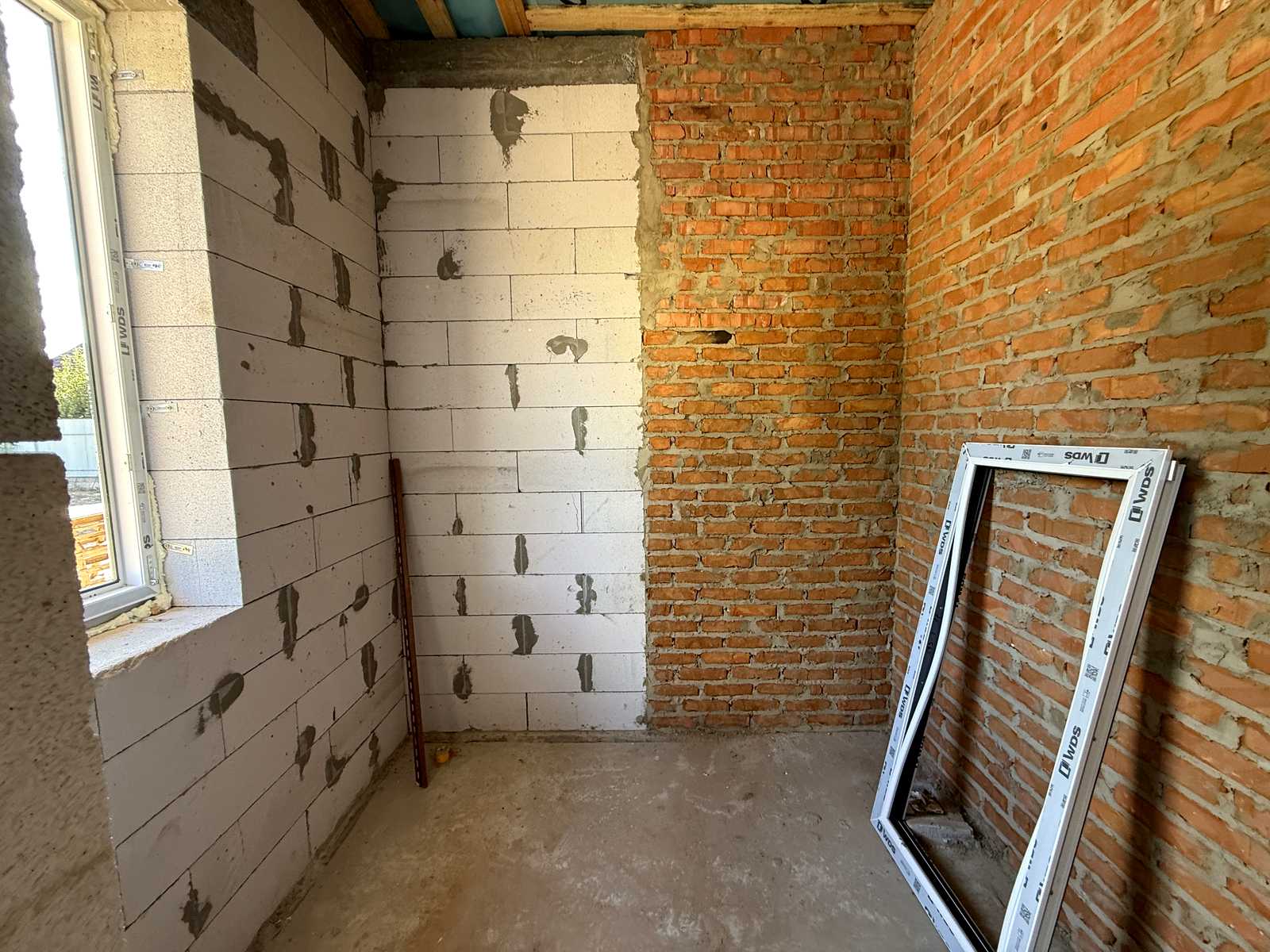 1876581898742080