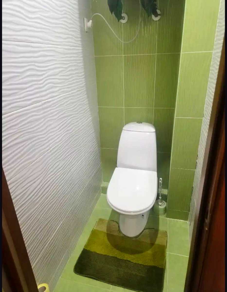 1876583363904416