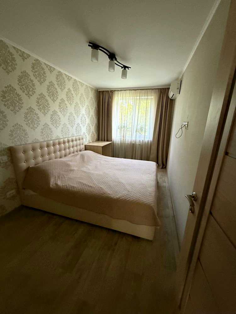 1876583656037196