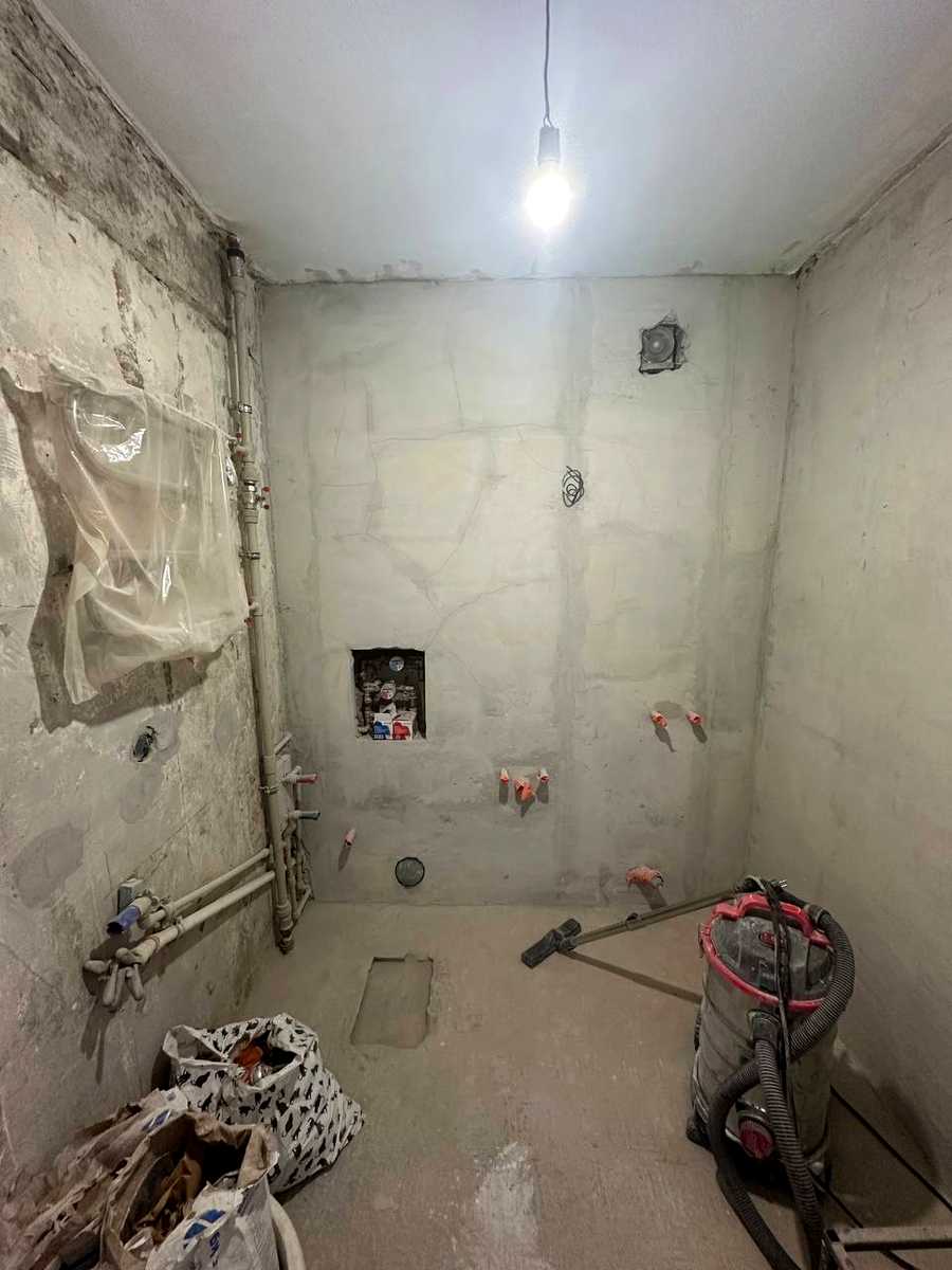 1876585432803432