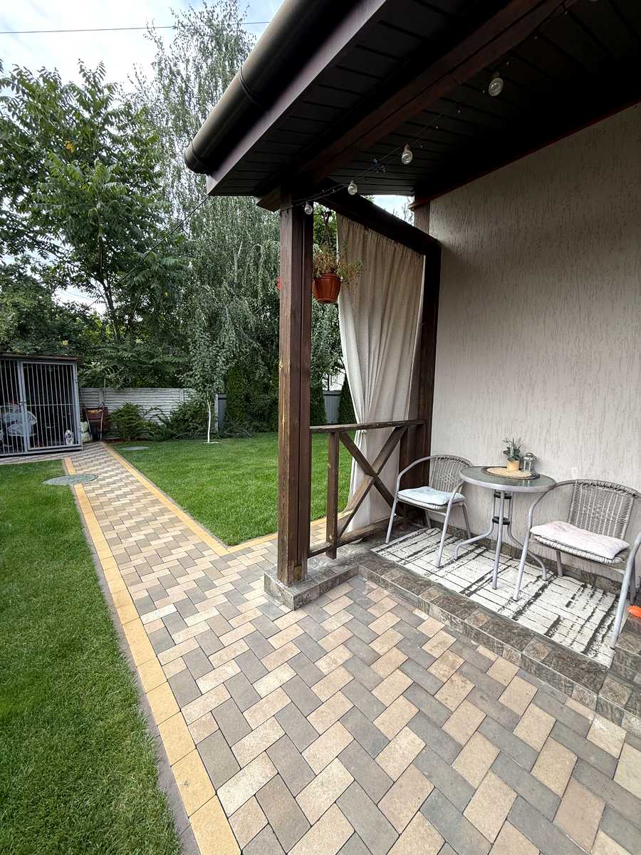 1876585832053127
