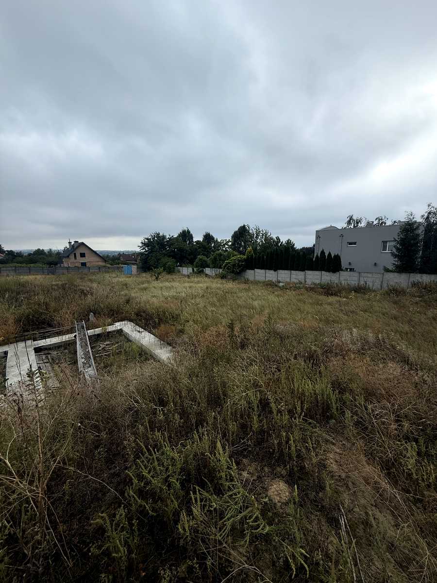 1876585941659393