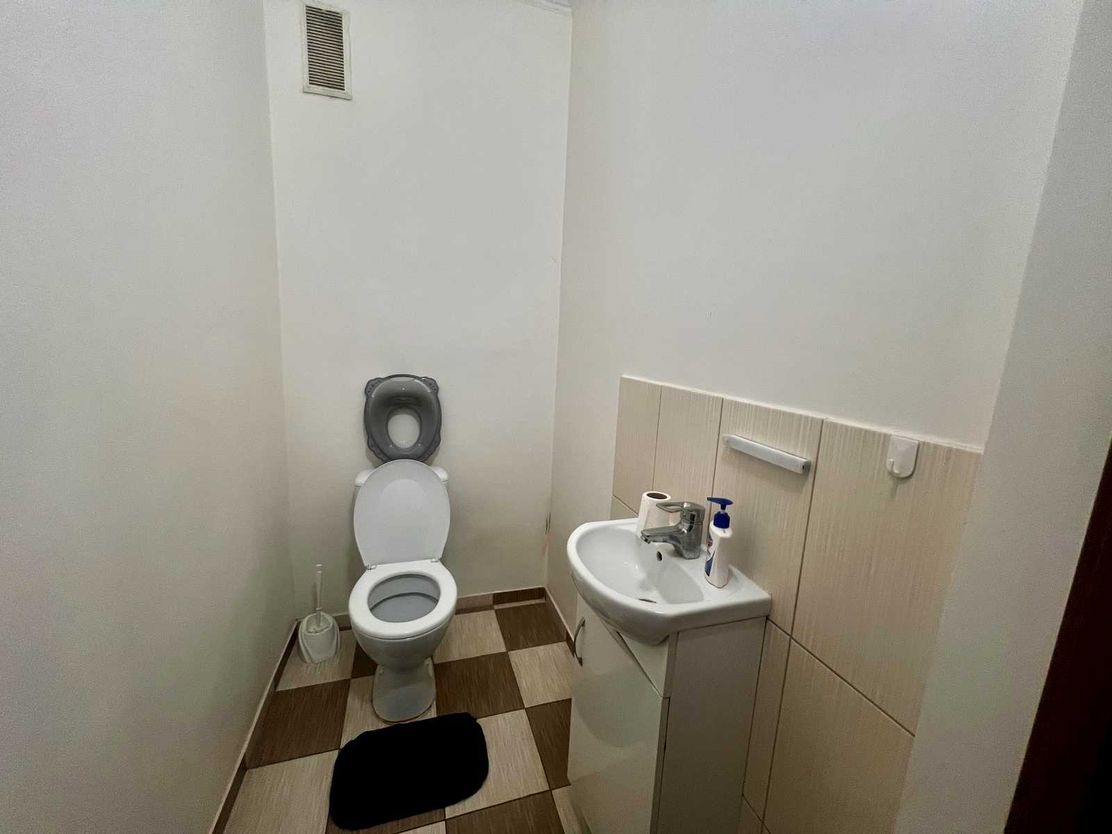 1876586973516370