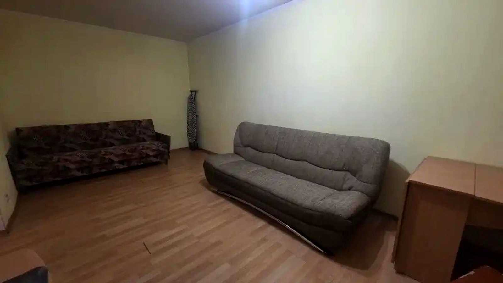1876588687698168