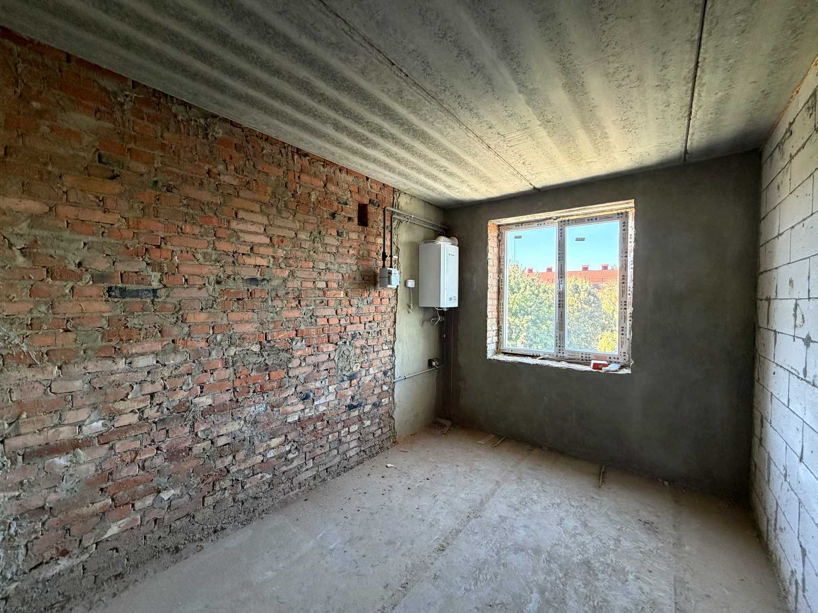 1876588776019238