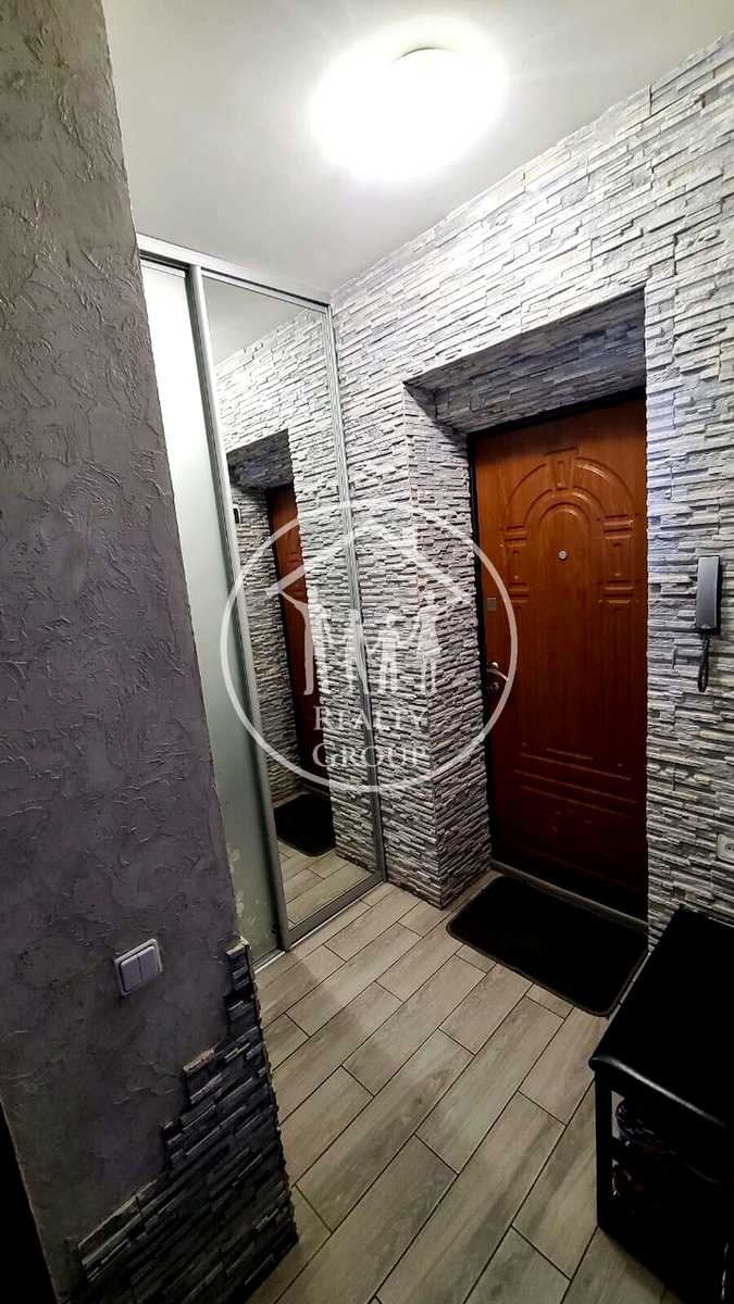 1876589482499435