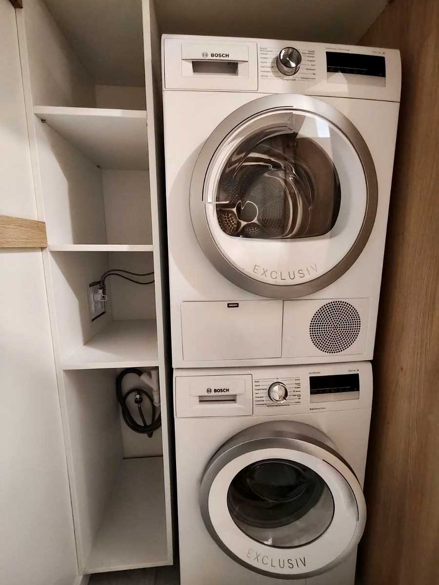 1876589824377945
