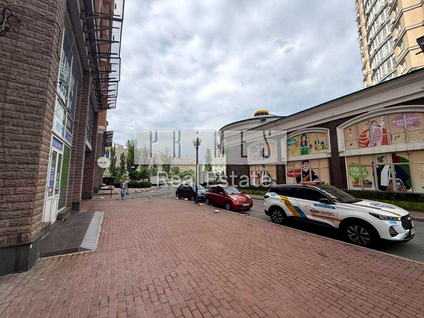 1876589861892509