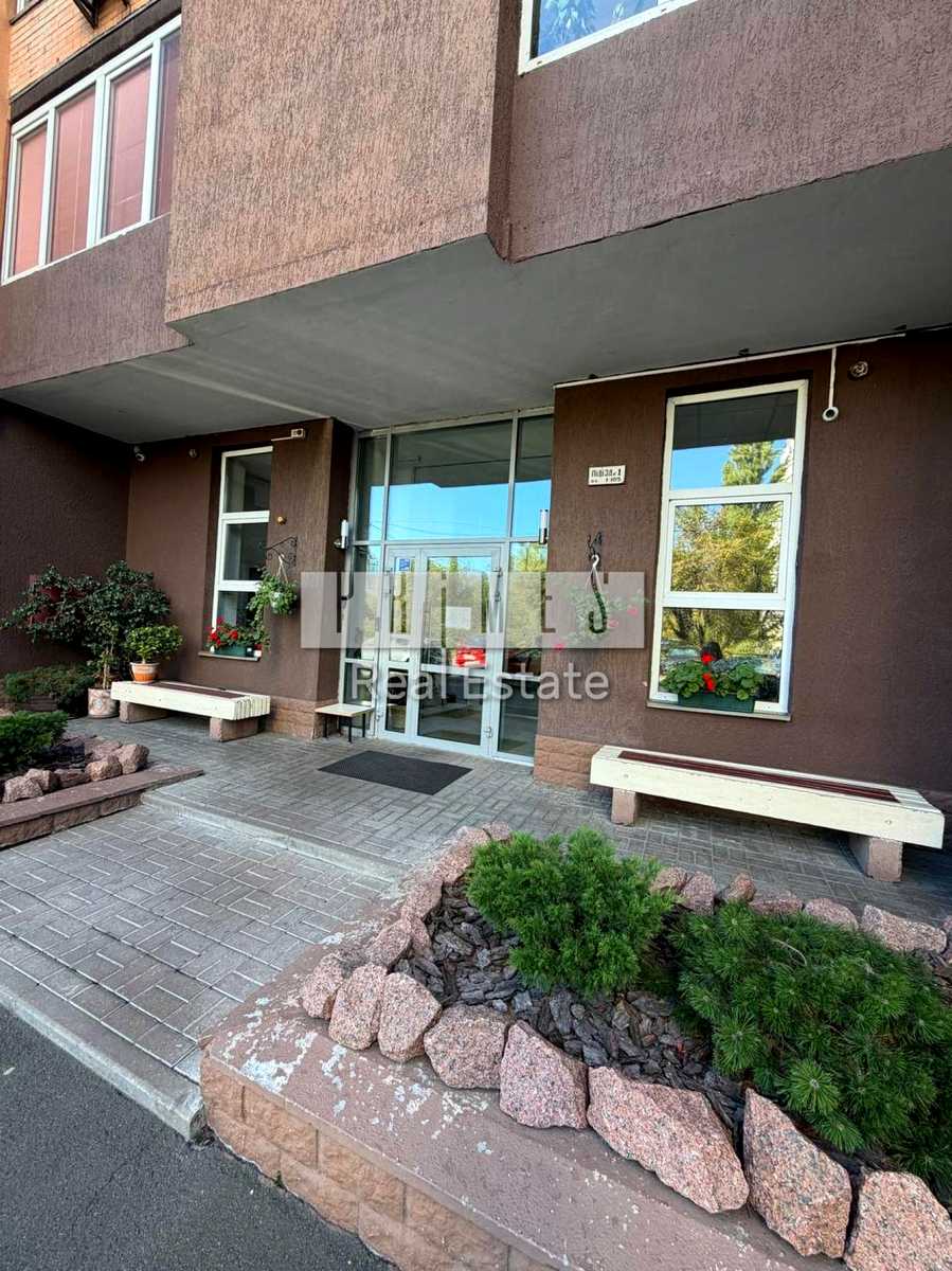1876594857920617