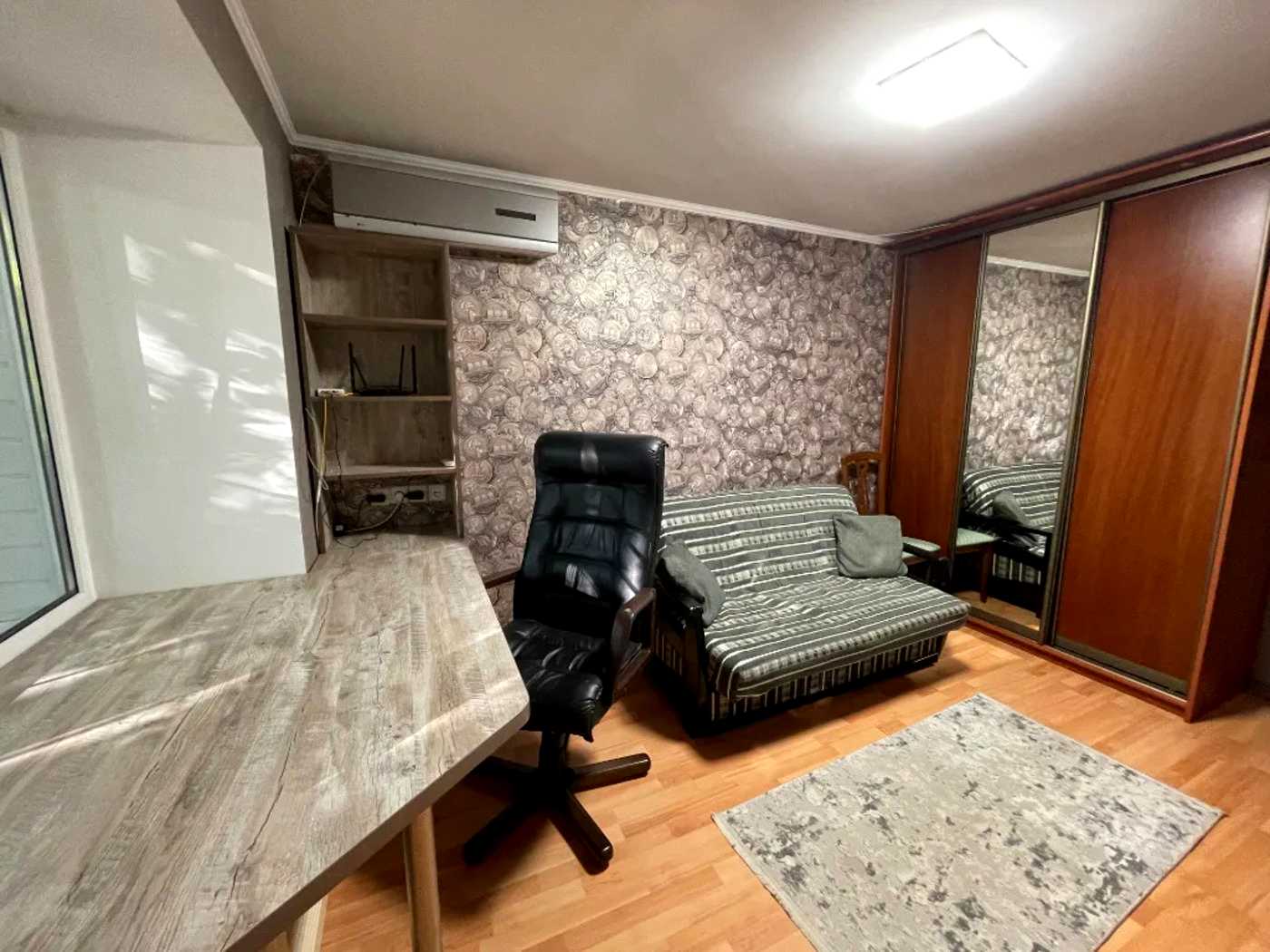 1876595422104608