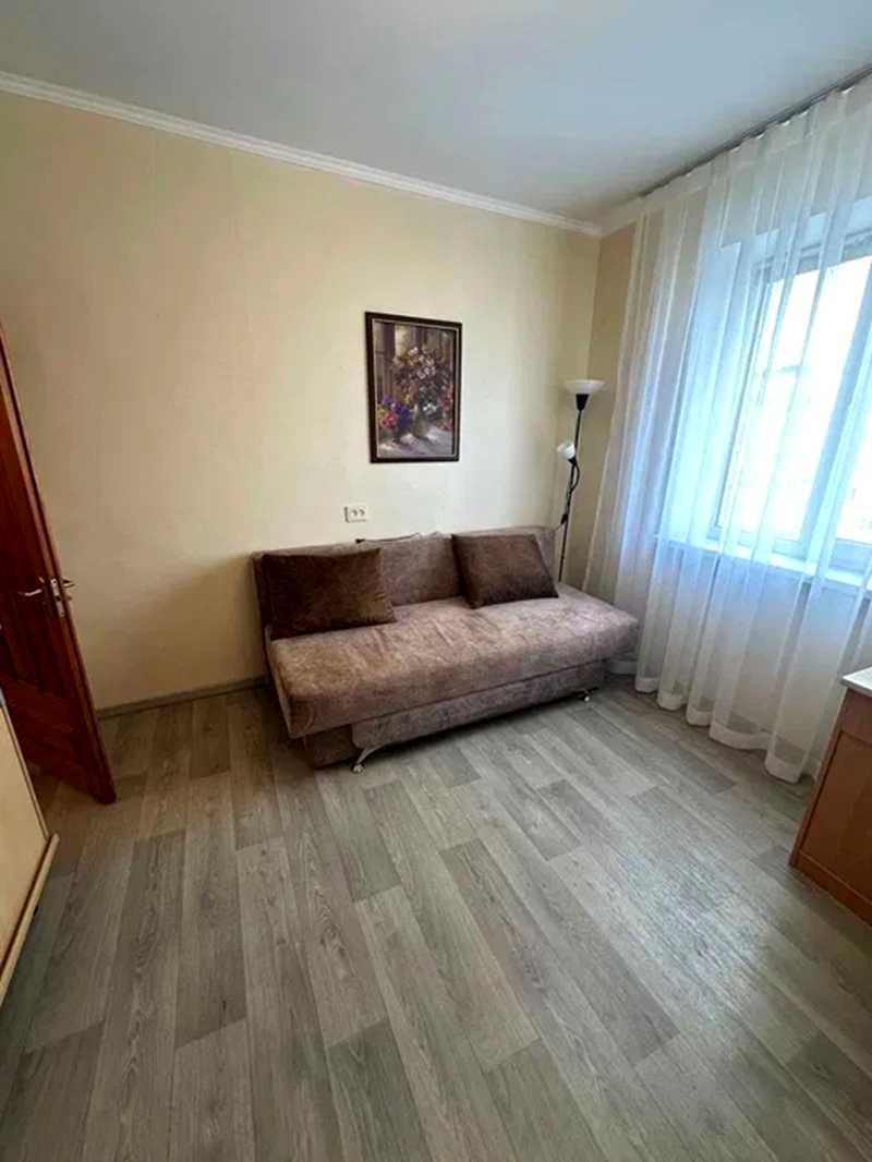 1876598445843916