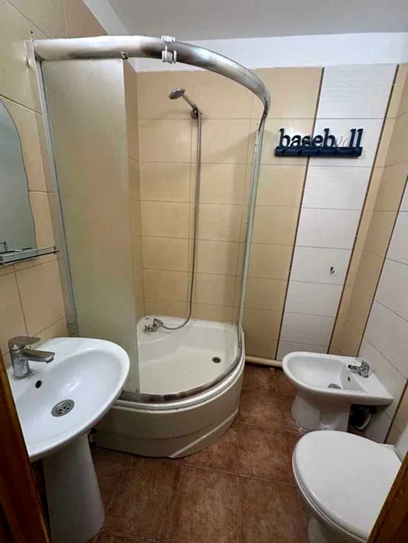 1876598447537404
