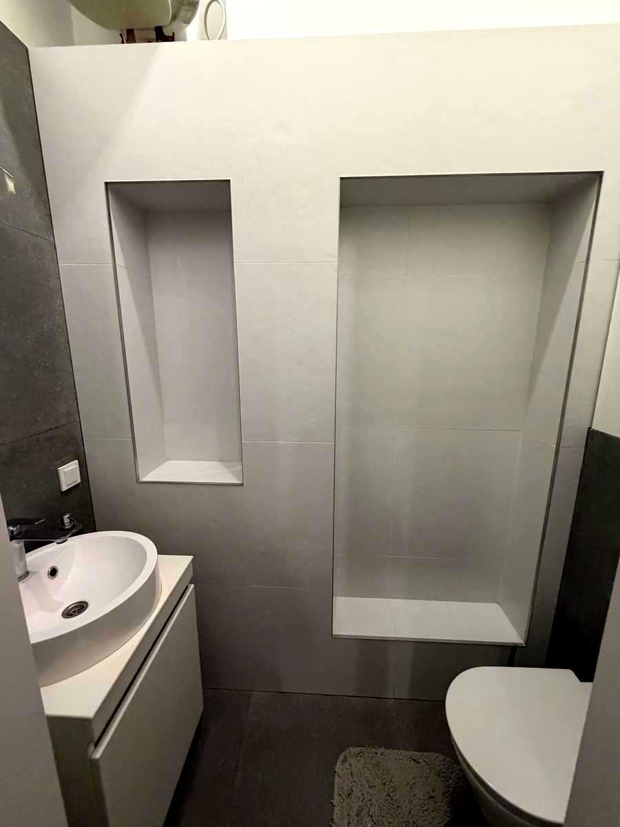 1876605579054358