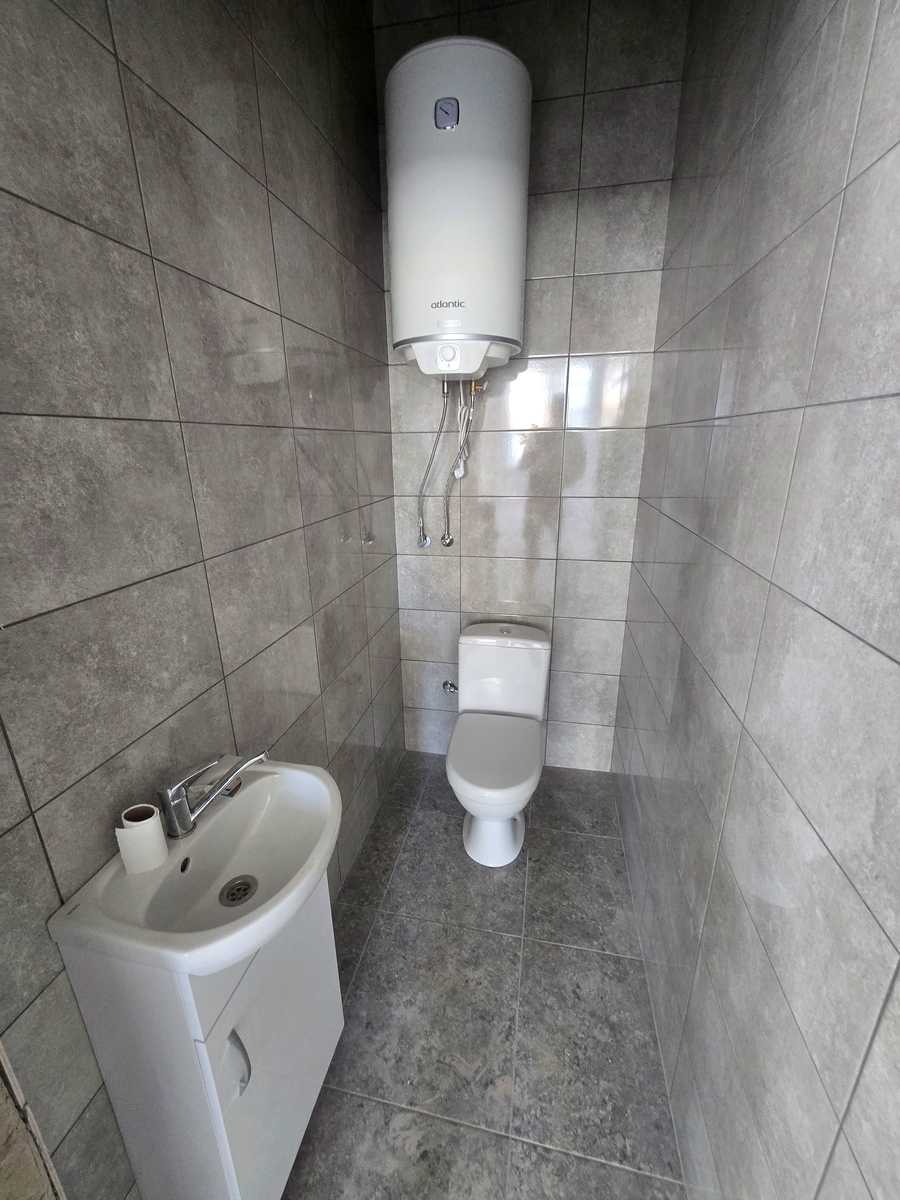 1876614795701204