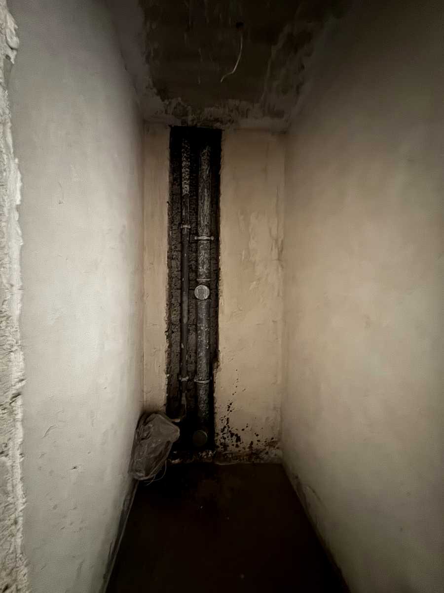 1876650964610111