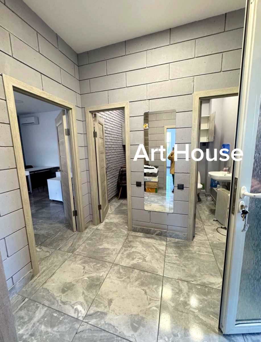1876656769408821