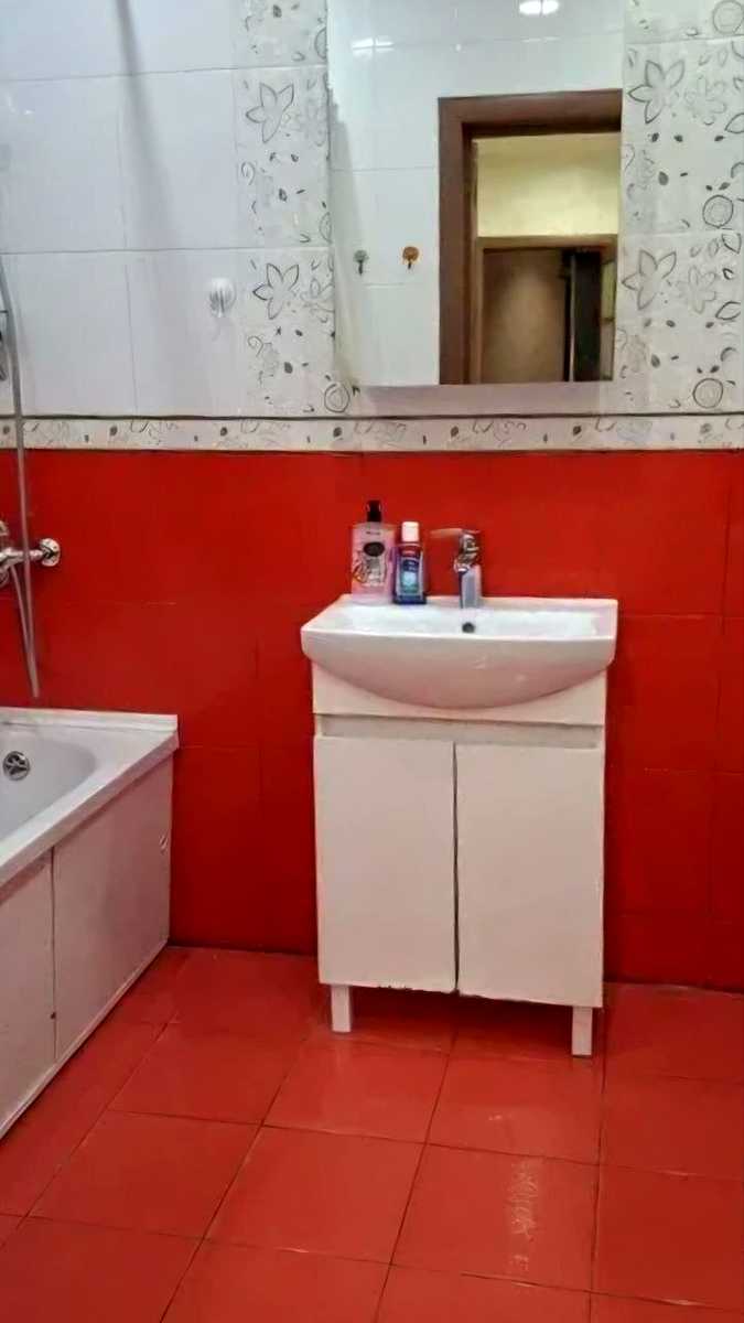 1876658687976988