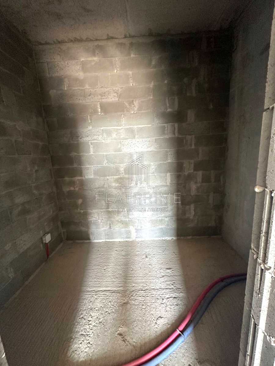 1876658768398606