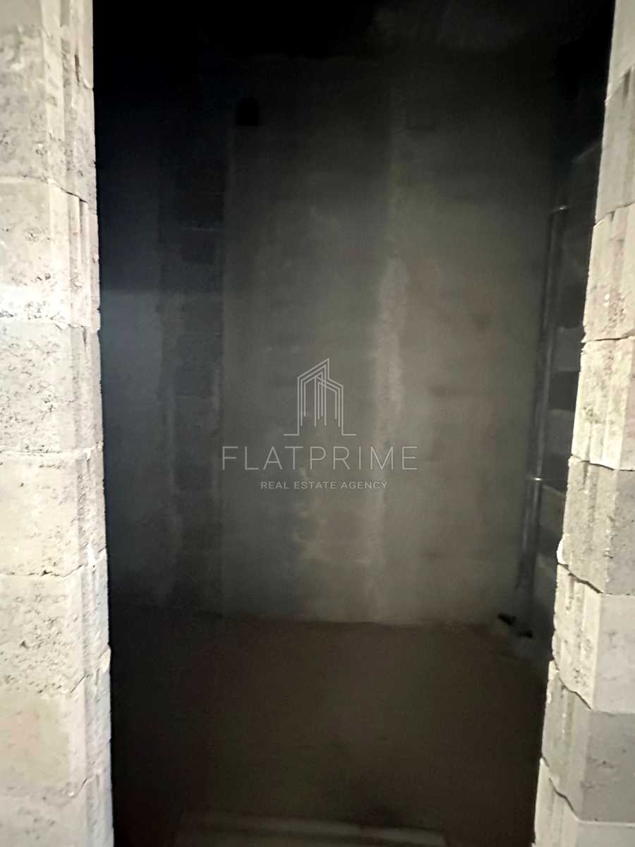 1876658770956262